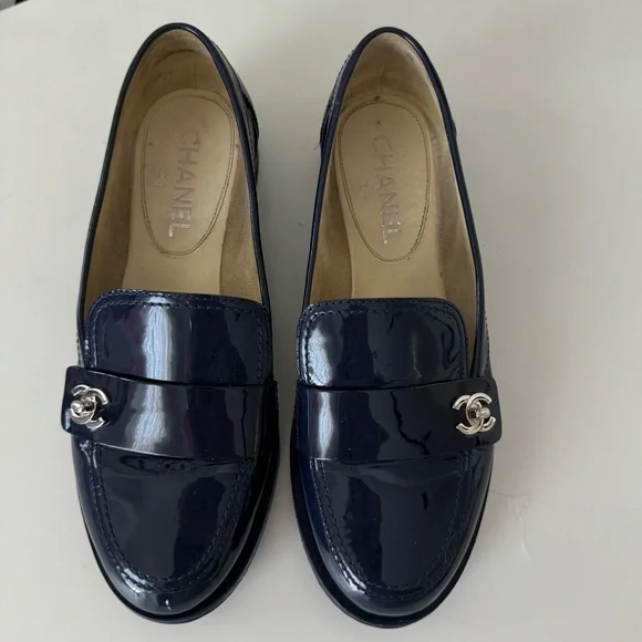 Authentic Chanel Loafers Navy Patent Leather Enamel Turn lock CoCo Mark - Picture 2 of 9